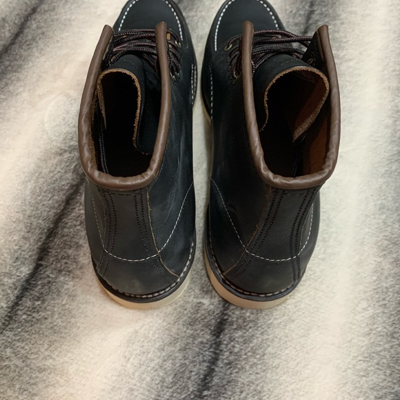 { Red Wing Shoes } Moc Toe Black 6” Heritage Boots - Picture 5 of 8